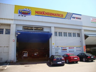 Fachada de Merkaneumatico